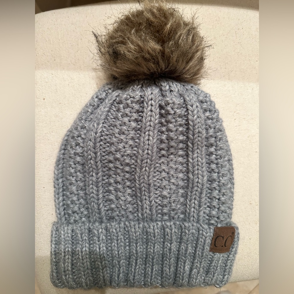 CC Pom Pom Knot Gray Knit Hat